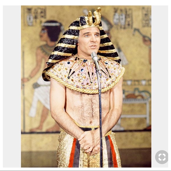 King Tut (King Tut)
Now when he was a young man, - Picture 2 of 8